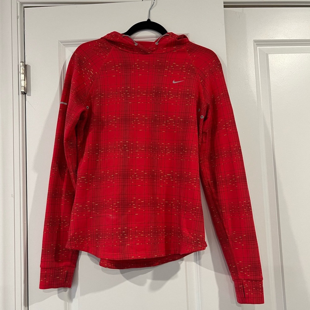 Nike long sleeve pullover size medium